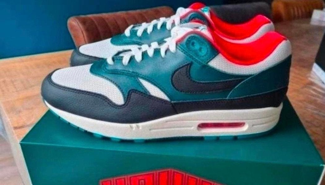 Nike air max one 1 lebron James liverpool us 11,5 eu 45,5, Ophalen, Overige kleuren, Nike, Nieuw