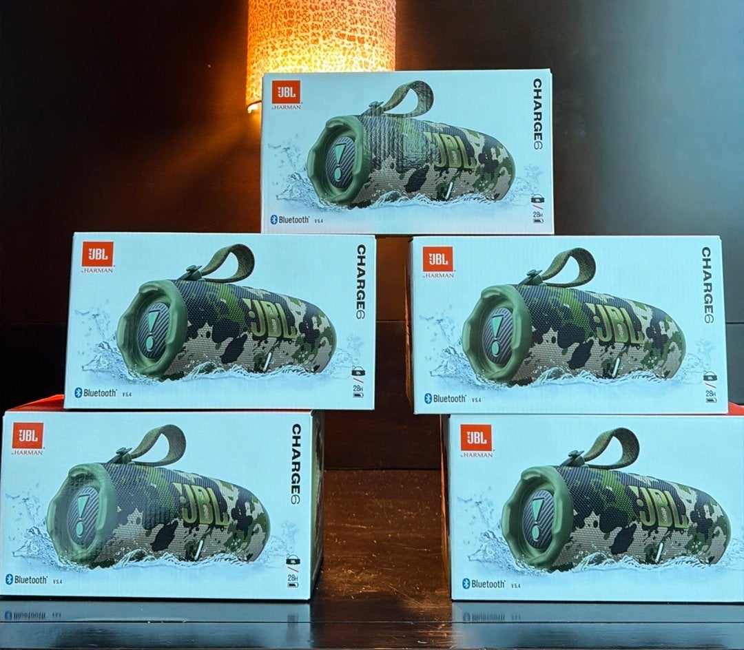 Foto 2 van JBL Charge 6 Draagbare Bluetooth Speaker Camouflage