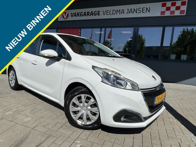 Peugeot 208 1.2 PT BLUE LION 5-DRS. (70.700 KM!) (bj 2017), Stof, Gebruikt, 1199 cc, 82 pk