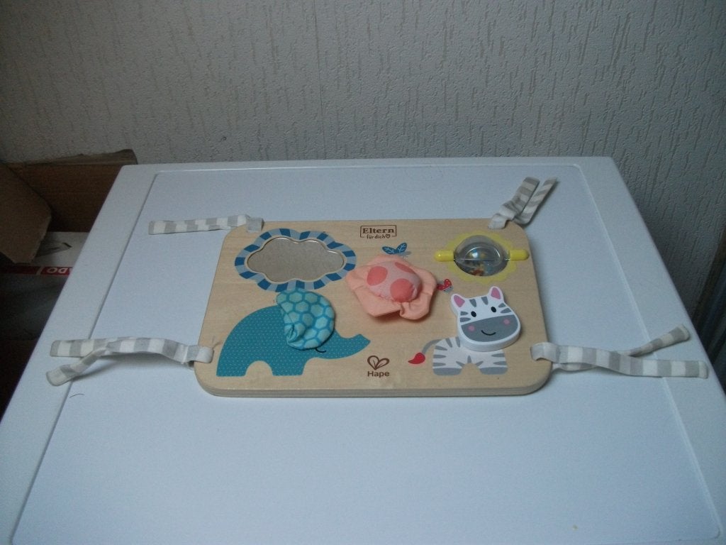Activiteitenbord Hape voor in de box, Ophalen of Verzenden, Gebruikt