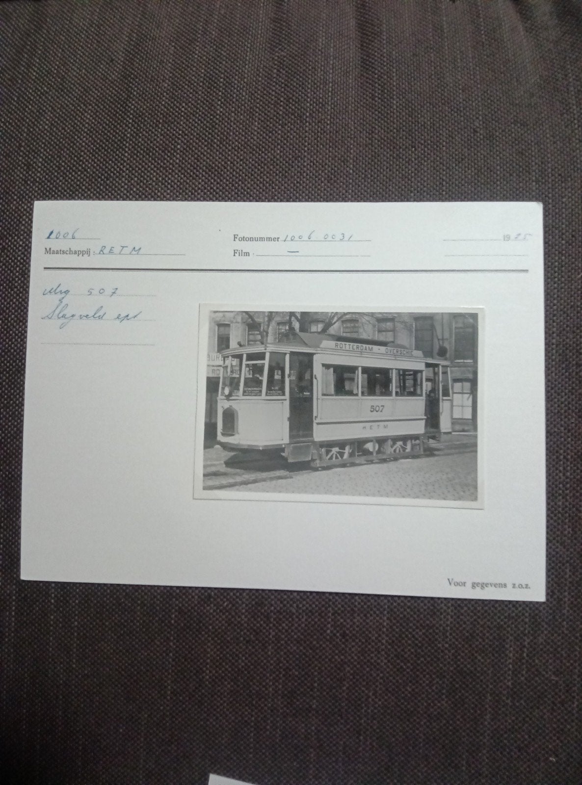 Zwart-wit foto RETM tram 507 Rotterdam Overschie 1955, Verzamelen, Spoorwegen en Tramwegen, Ophalen of Verzenden, Gebruikt