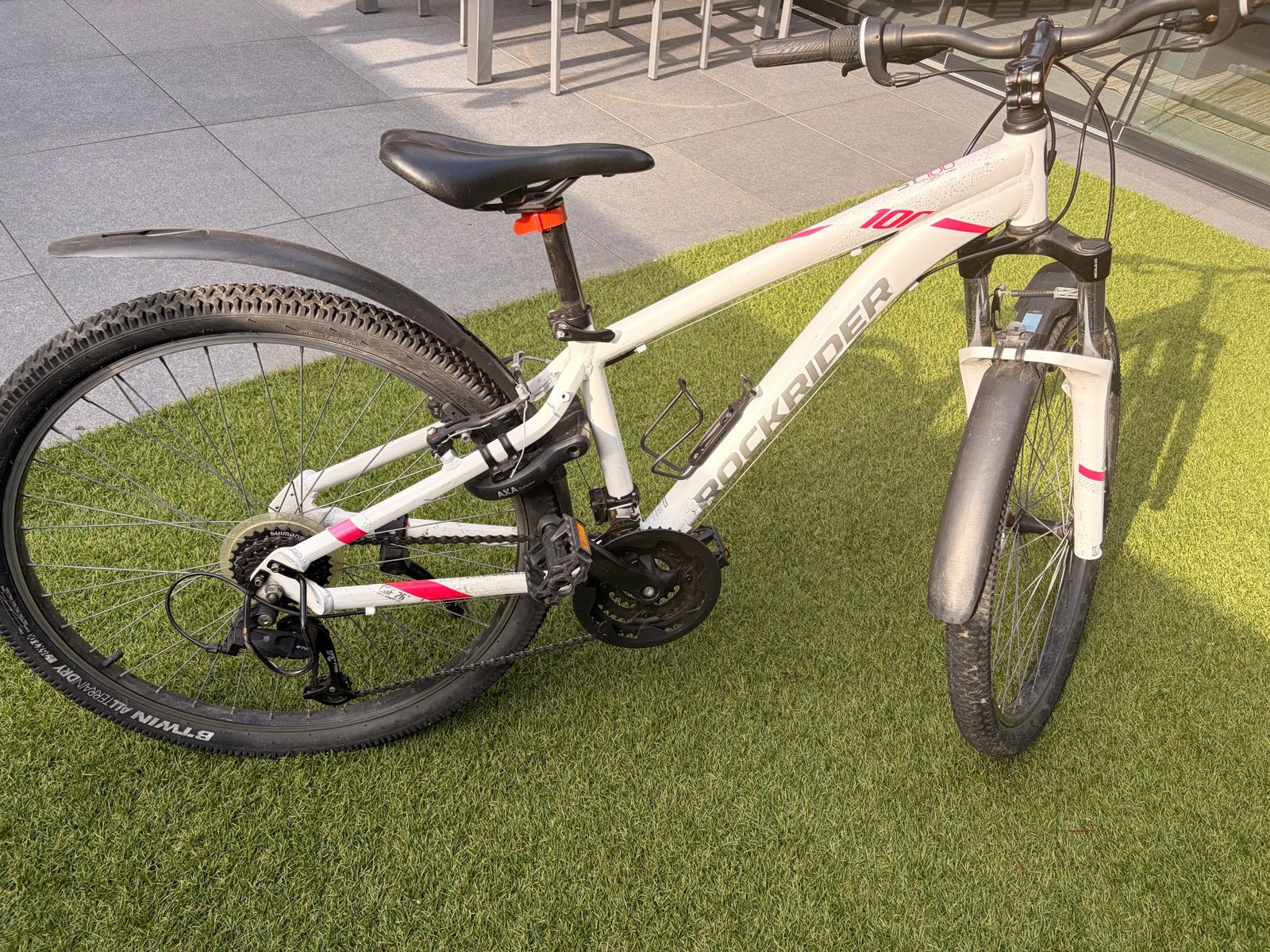 Rockrider 100 Mountainbike - Wit/Roze - 26 inch, Gebruikt, Hardtail, Velgrem, 45 tot 49 cm