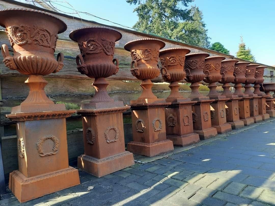 Gietijzeren tuinvazen tuinvaas bloempot bloembak op sokkel, Ophalen of Verzenden, Nieuw