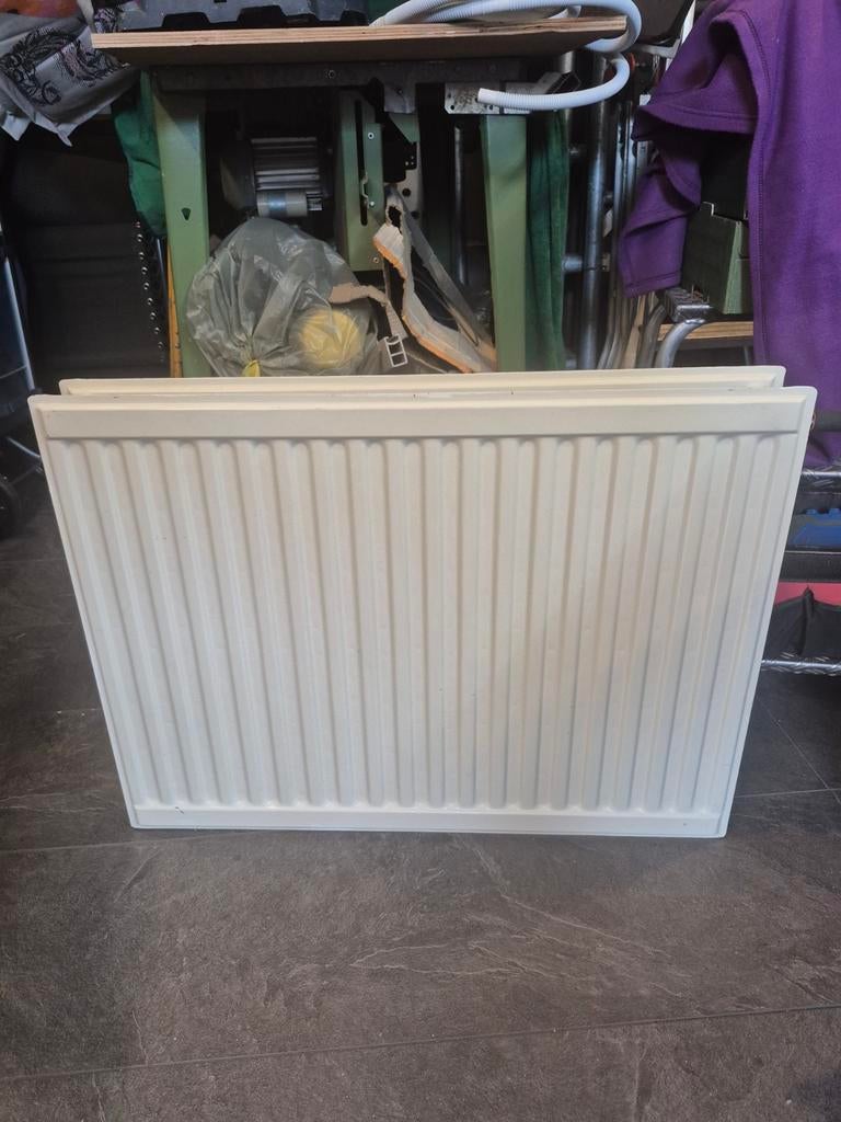 Compacte radiator, ideaal voor kleine ruimtes, Doe-het-zelf en Verbouw, Ophalen, 30 tot 80 cm, Radiator, 60 tot 150 cm