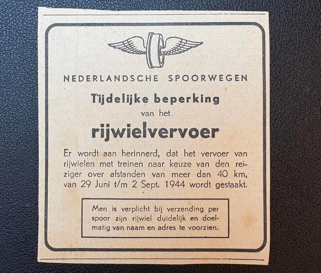 Oude advertentie NS ‘ Beperking rijwielvervoer’ (1944), Verzamelen, Ophalen of Verzenden, Gebruikt, Trein