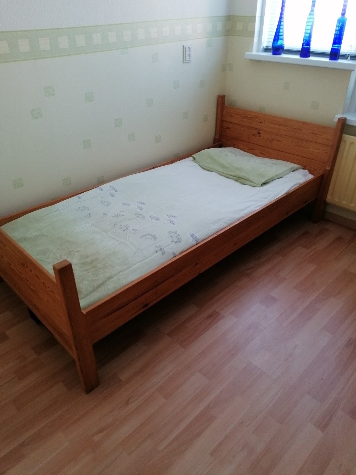 Eenpersoonsbed 90x200cm (excl. matras), Ophalen