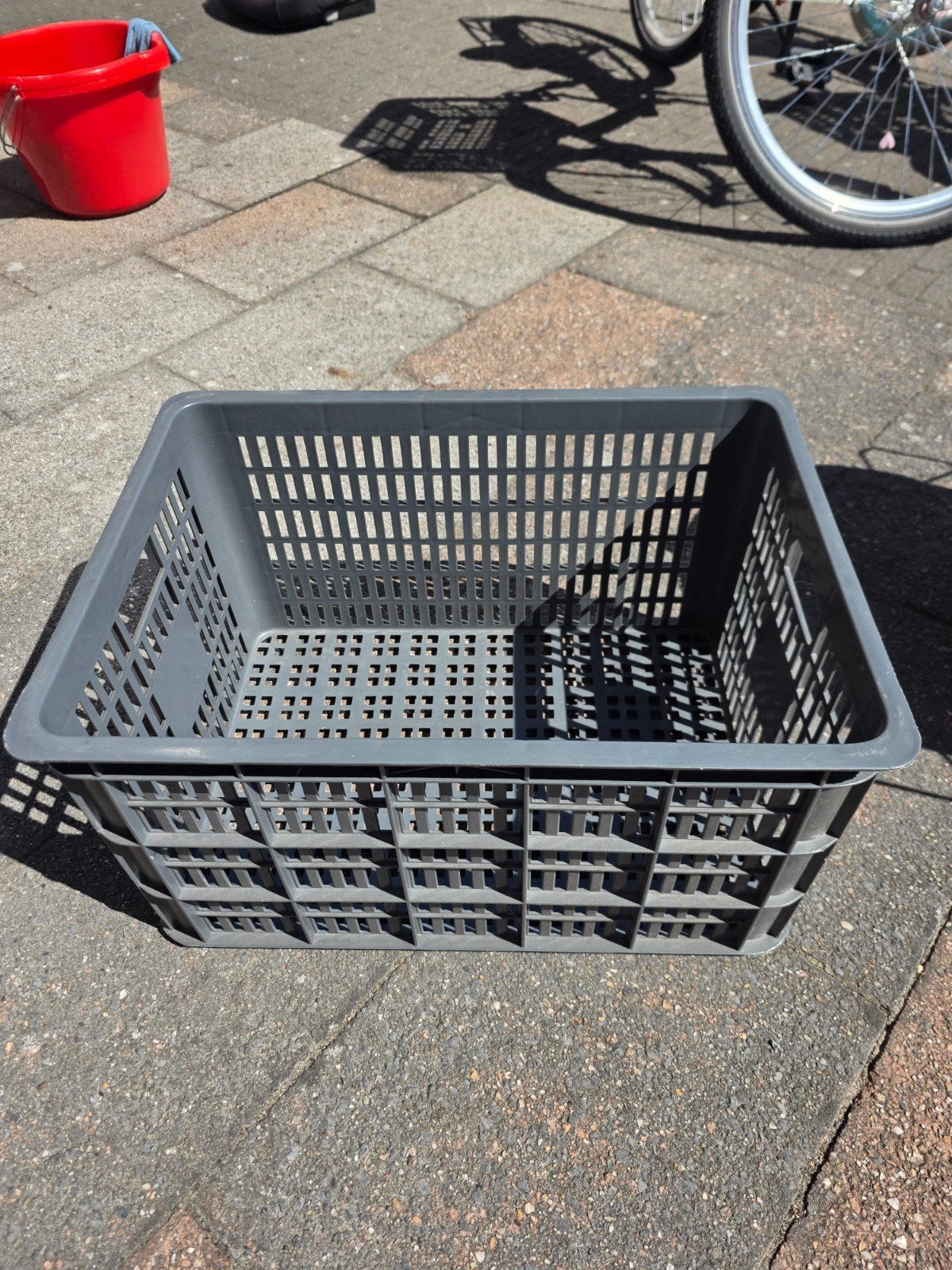 Grijze kunststof krat - Handig voor opslag en transport, Ophalen, Gebruikt, 40 tot 60 cm, 50 tot 75 cm