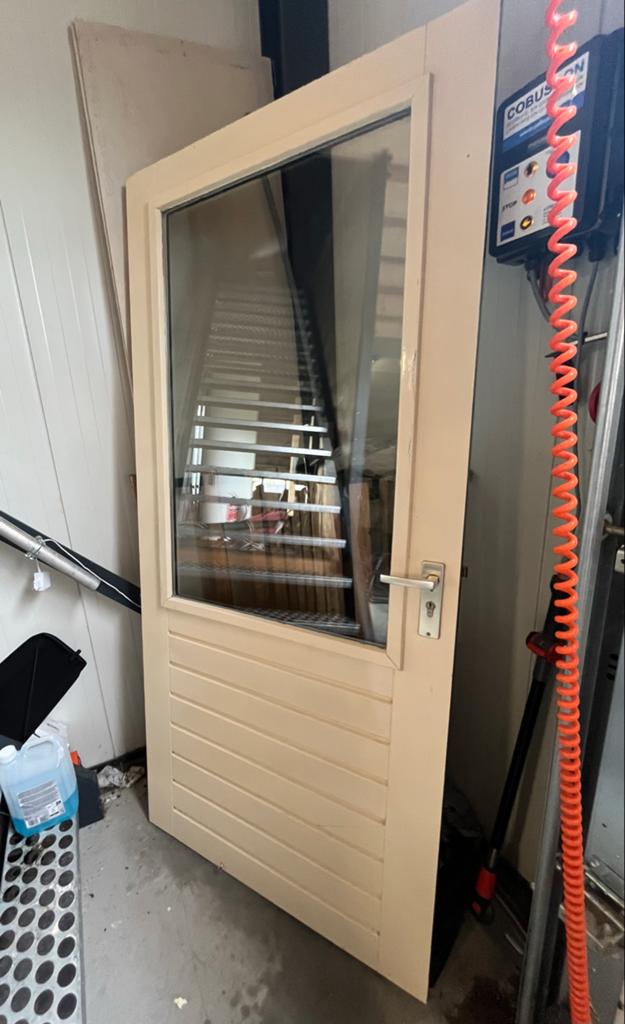 Hardhouten buitendeur met glas en 2 sleutels, Doe-het-zelf en Verbouw, Deuren en Horren, Ophalen, Gebruikt, Buitendeur, 200 tot 215 cm