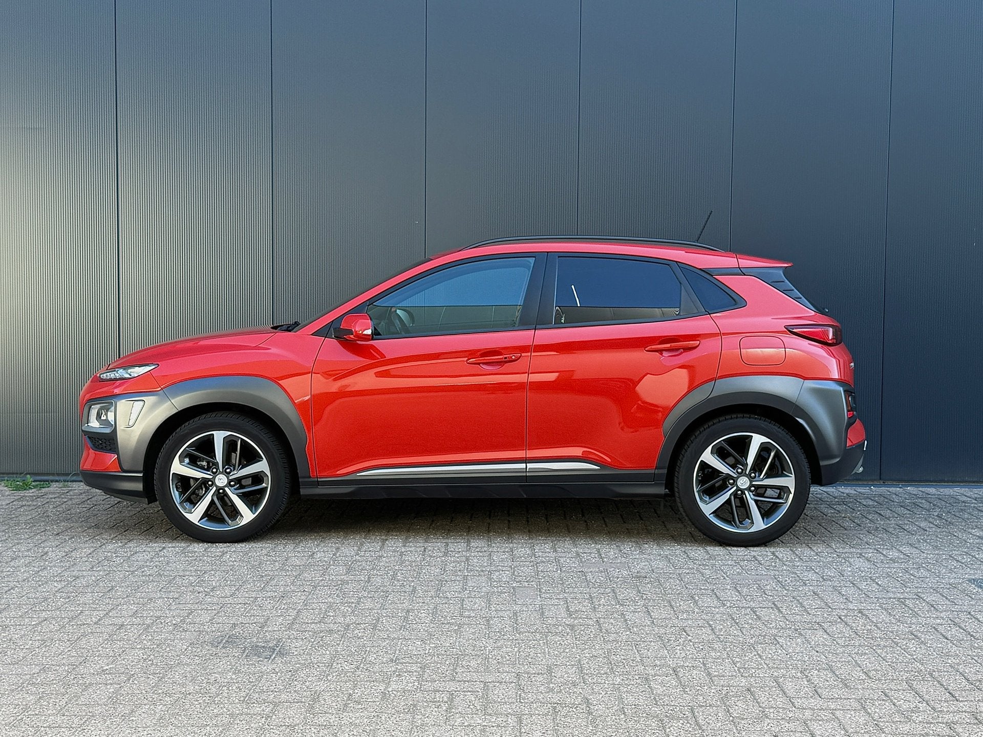 Hyundai Kona 1.0T Premium, 120PK, Head/Up, Keyless, Stoelven, Auto's, Voorwielaandrijving, Dealer onderhouden, Overige kleuren