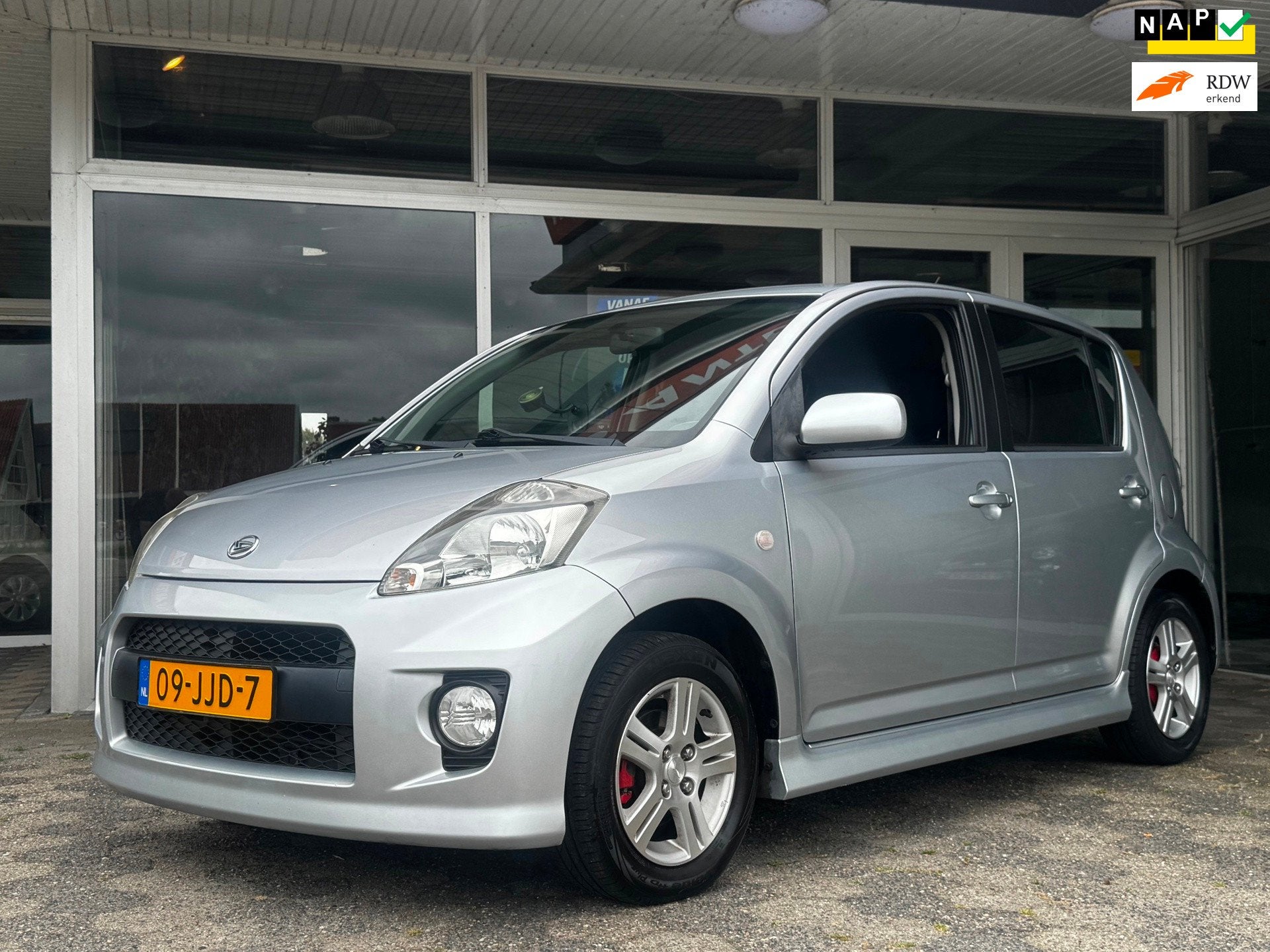 Daihatsu Sirion 2 1.3-16V Sport Airco Lichtmetaal NAP!, Voorwielaandrijving, Gebruikt, 31 €/maand, 4 cilinders