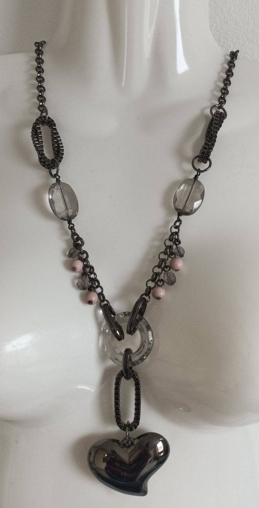 Stijlvolle ketting met hartvormige hanger en kralen, Ophalen of Verzenden, Gebruikt, Overige materialen