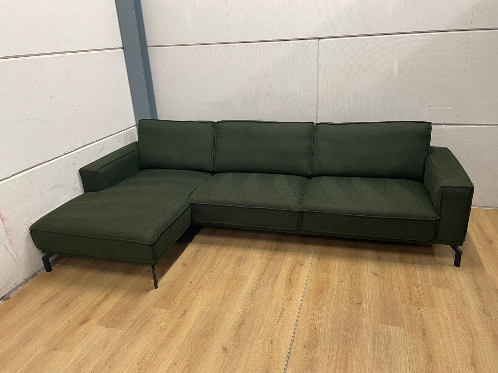 Mooie luxe moderne donker groene hoekbank - GEREINIGD!!!