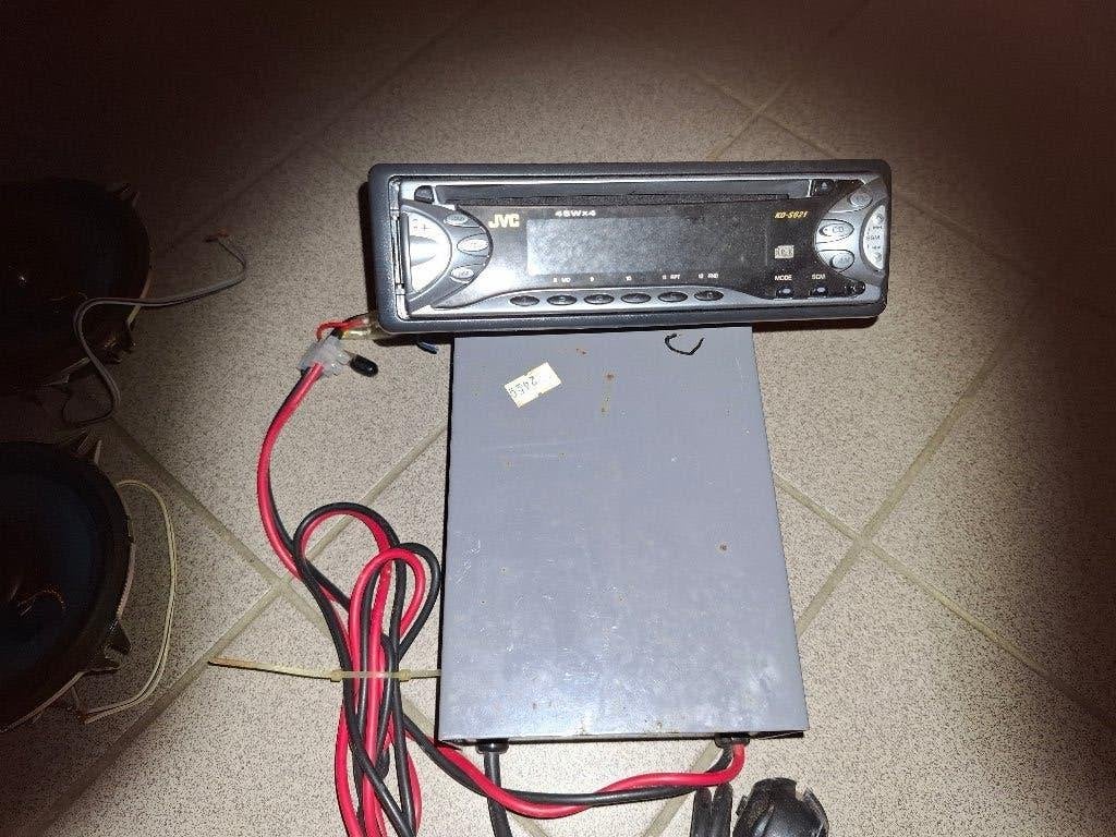 JVC autoradio/cd speler met 2 luidprekers en voeding, Ophalen of Verzenden, Gebruikt