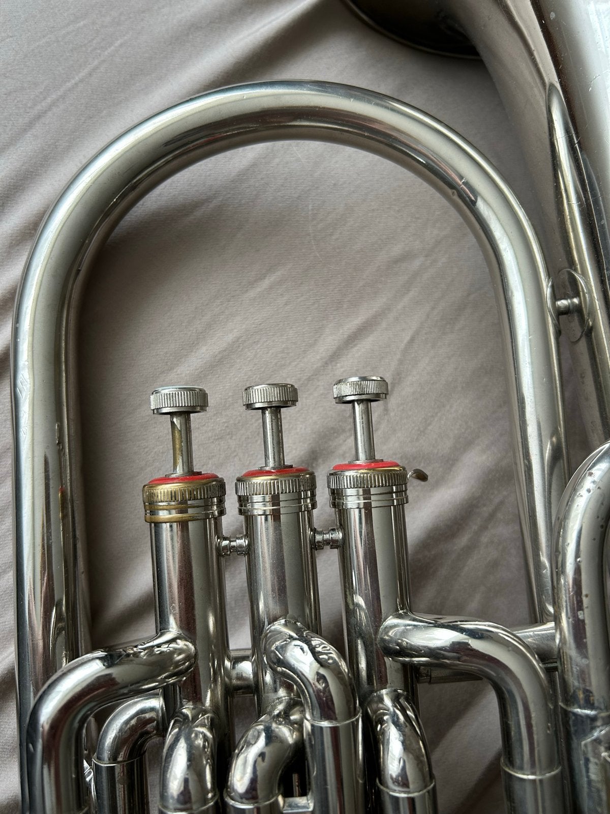 Vintage Schenkelaars Bariton - Eindhoven Holland (87871), Verzenden, Gebruikt, Koperblazer, Met koffer of draagtas