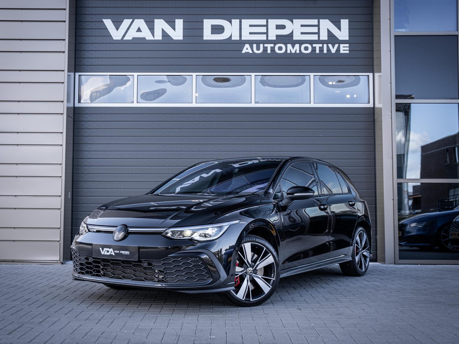Volkswagen Golf 8 1.4 eHybrid GTE l Leder l Camera l ACC l C, Gebruikt, 4 cilinders, Zwart, 1524 kg