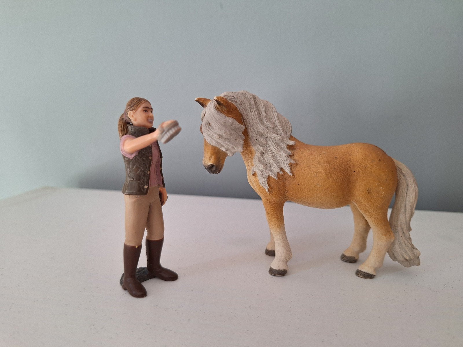 schleich paard met verzorgster, Ophalen of Verzenden, Zo goed als nieuw, Paard, Beeldje of Figuurtje