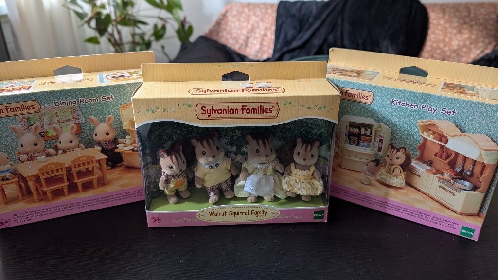 Sylvanian Families: Eekhoorn Familie & Keuken/Eetkamer, Ophalen of Verzenden, Zo goed als nieuw, Poppenhuispop
