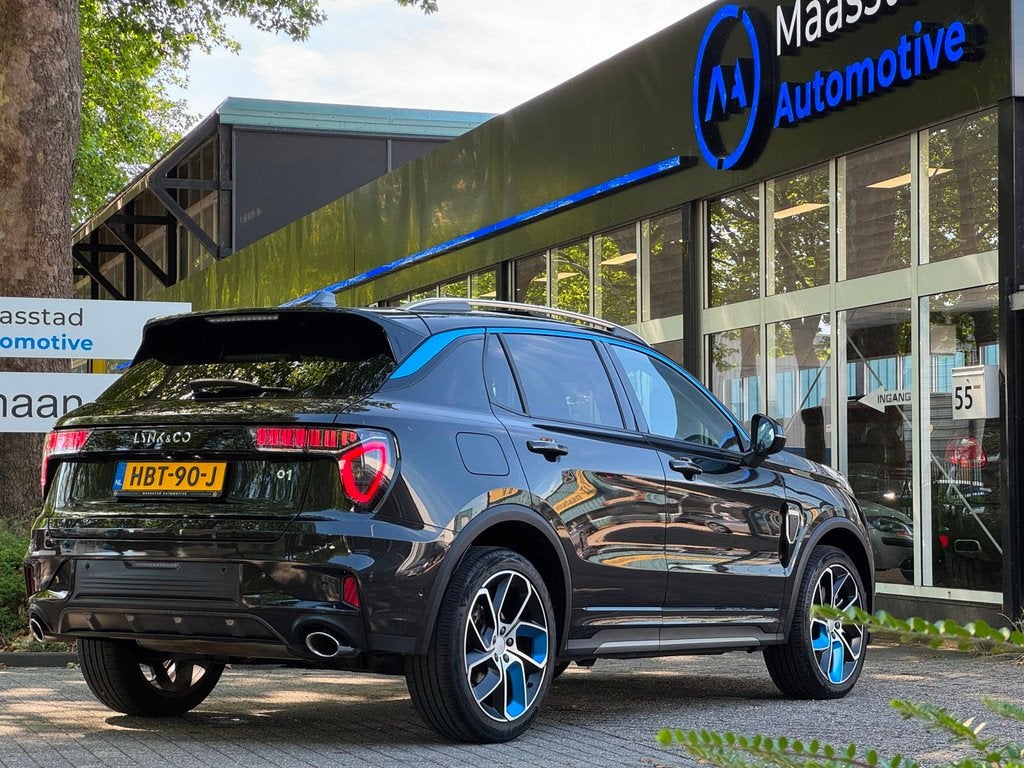 Lynk & Co 01 1.5 Plug-in Hybrid Infinity 360Cam lage kms zwa, Auto's, Lynk & Co, Euro 6, Zwart, Plug-in hybride, Bedrijf