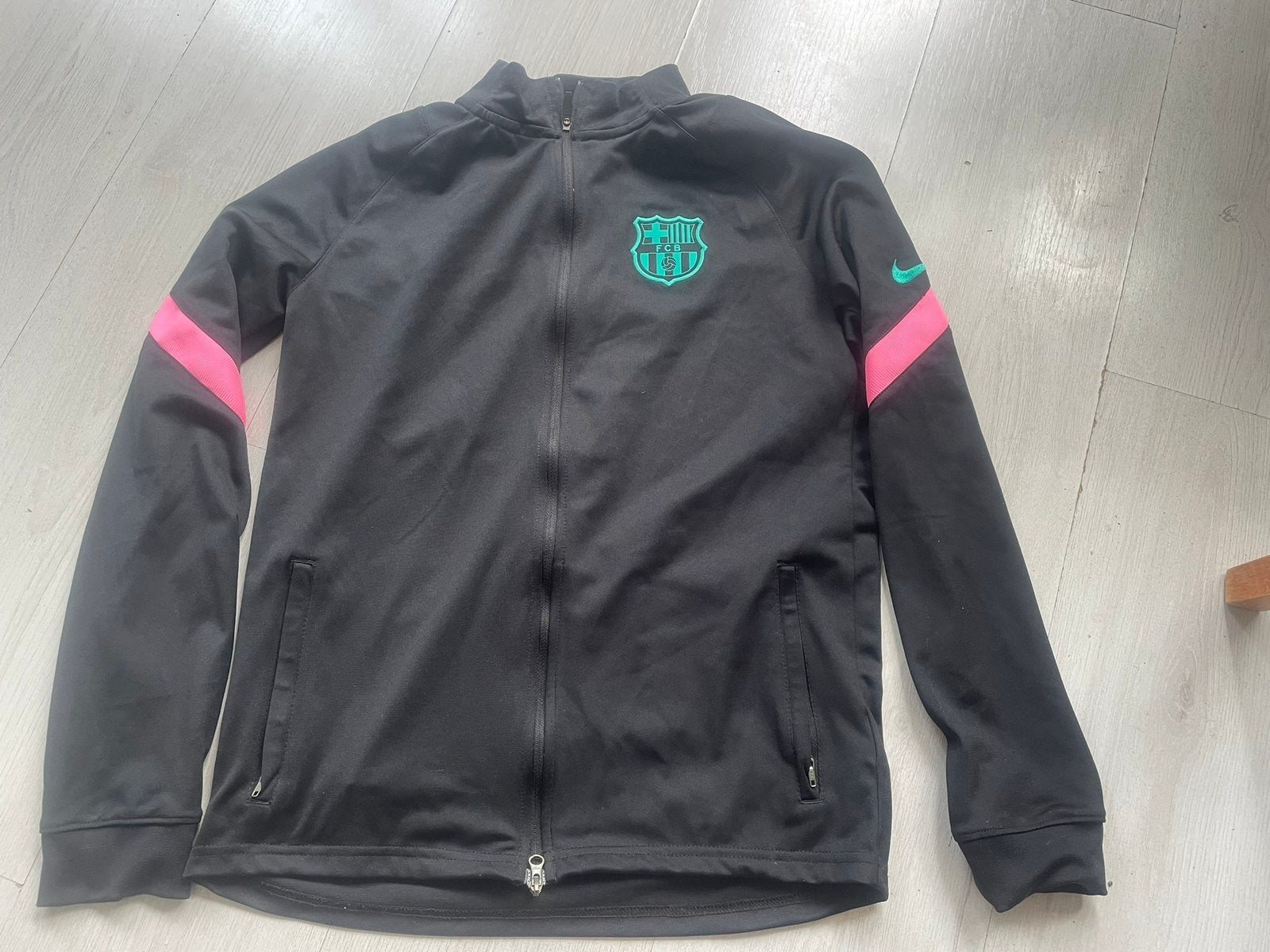 Nike FC Barcelona trainingsjack maat 158, Ophalen of Verzenden, Zo goed als nieuw, Jongen, Sport- of Zwemkleding