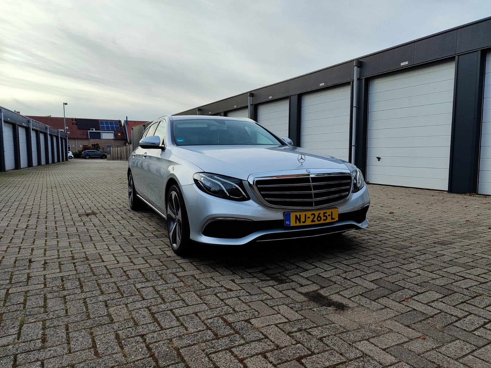 Mercedes-Benz E-Klasse E200 184pk 9G-TRONIC 2017 Grijs, Auto's, Achterwielaandrijving, 4 cilinders, Origineel Nederlands, Stationwagon