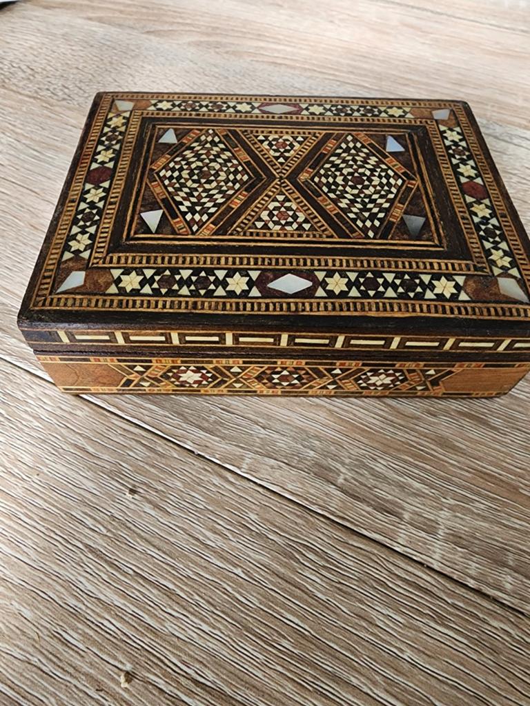 Decoratieve houten sieradendoos met inlegwerk, Antiek en Kunst, Ophalen of Verzenden