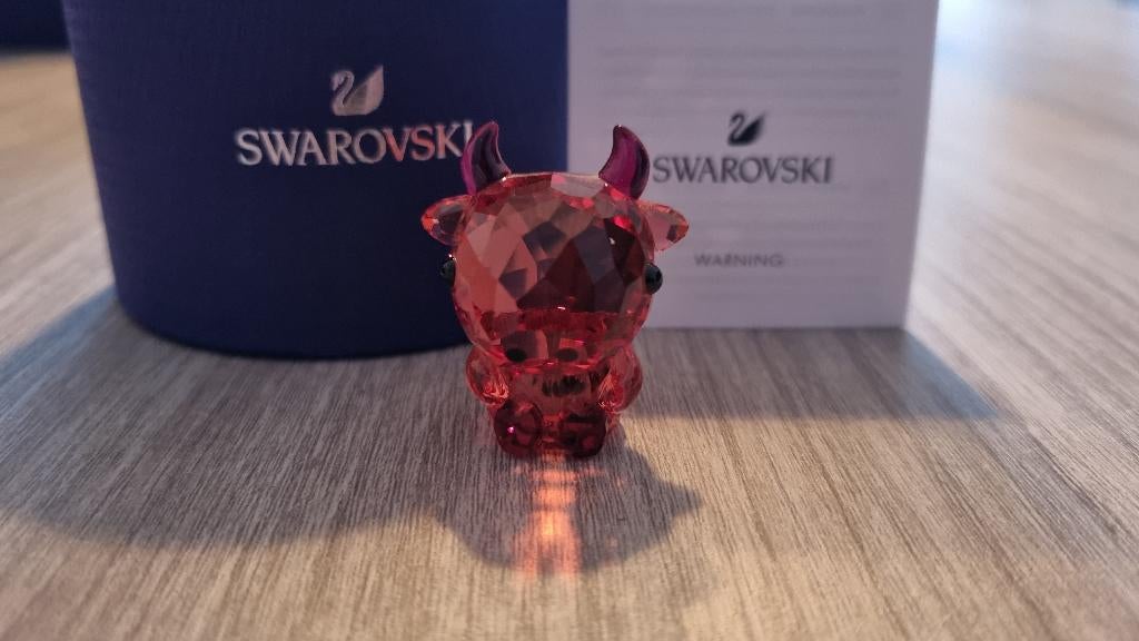 Swarovski Statige Os! NIEUW!, Verzamelen, Swarovski, Ophalen of Verzenden, Nieuw, Figuurtje