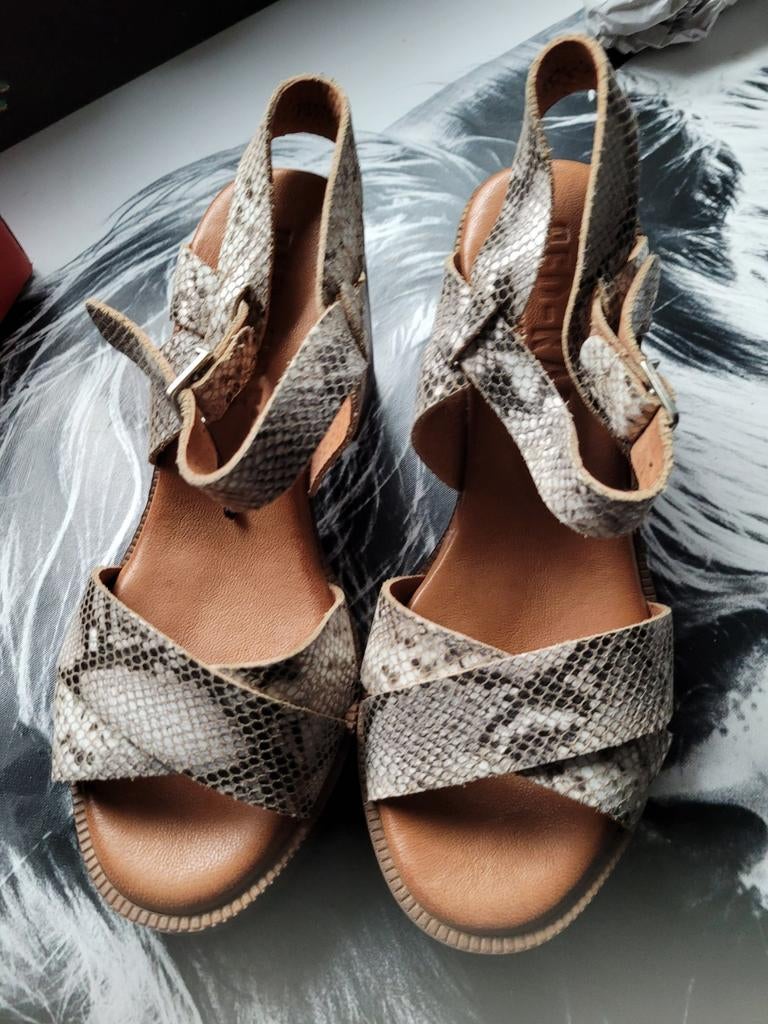 Nieuwe Red Rag sandalen met slangenleer motief - maat 36, Ophalen of Verzenden, Nieuw, Rood, Sandalen of Muiltjes