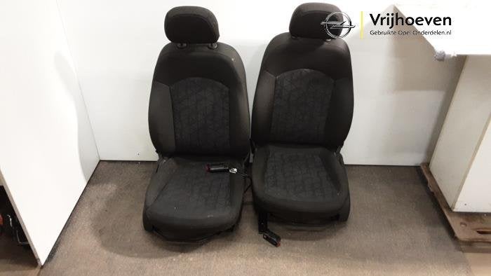 Bekleding Set (compleet) van een Opel Corsa (Corsa E 15-), Auto-onderdelen, Interieur en Bekleding, Gebruikt, -, -, Opel