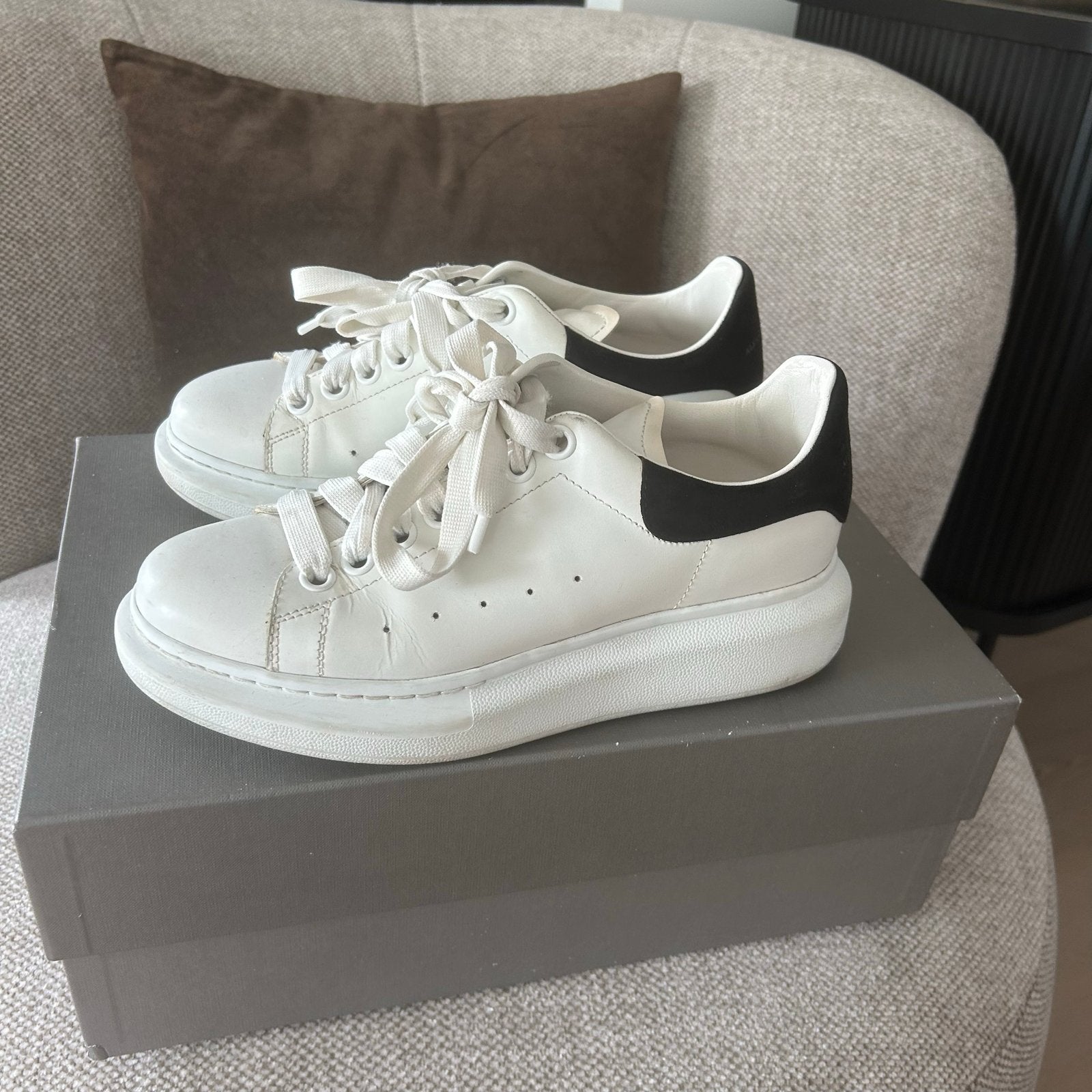 Alexander McQueen sneakers maat 38, Ophalen of Verzenden, Gedragen, Wit, Sneakers of Gympen