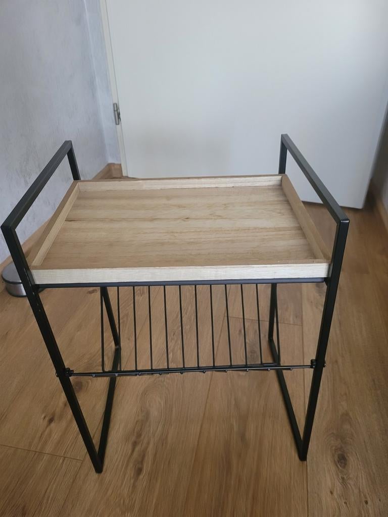 Bijzettafel met tijdschriften bak, Ophalen of Verzenden, Zo goed als nieuw, 25 tot 50 cm, Rechthoekig