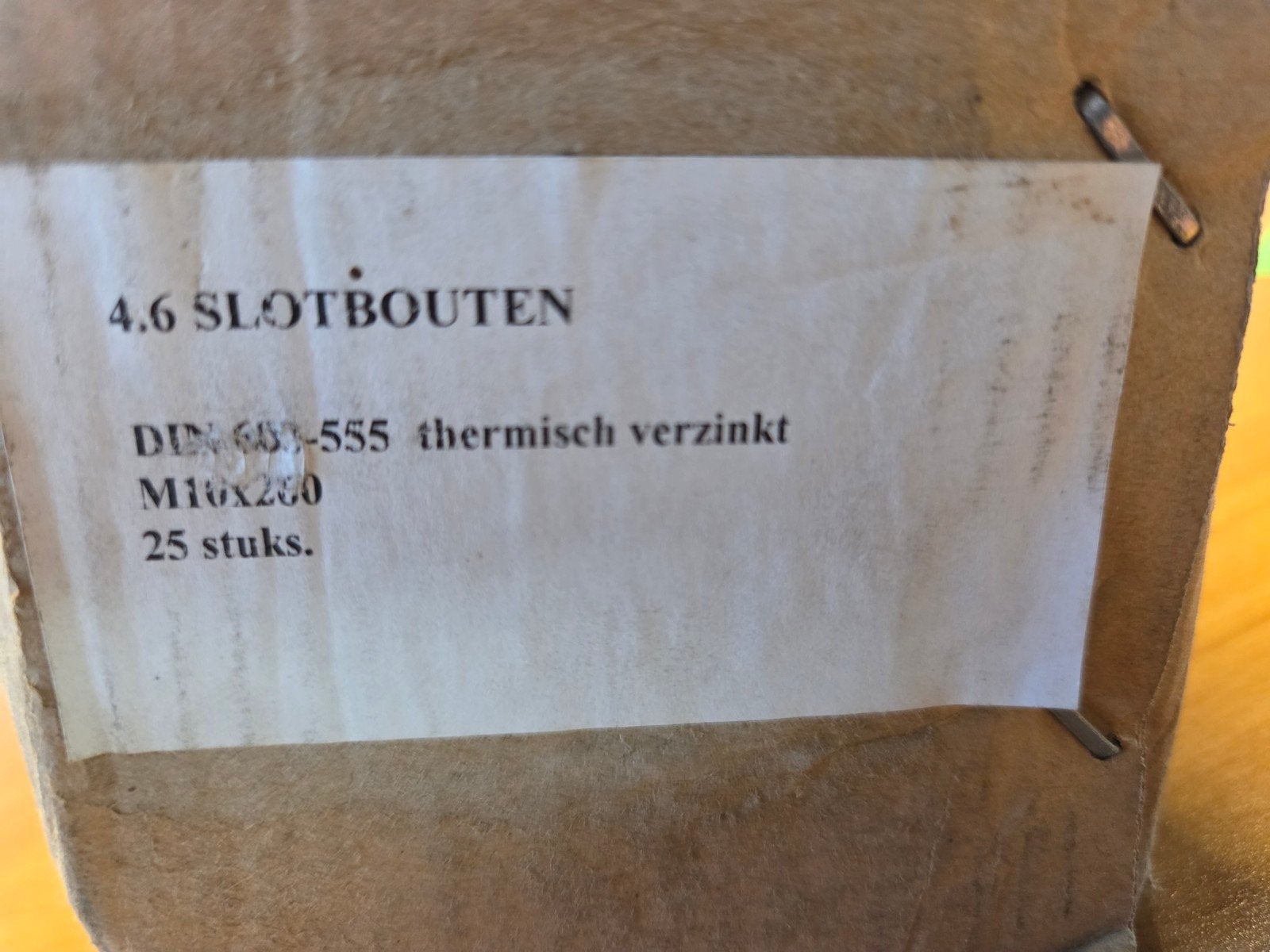70 dozen slotbouten, Ophalen