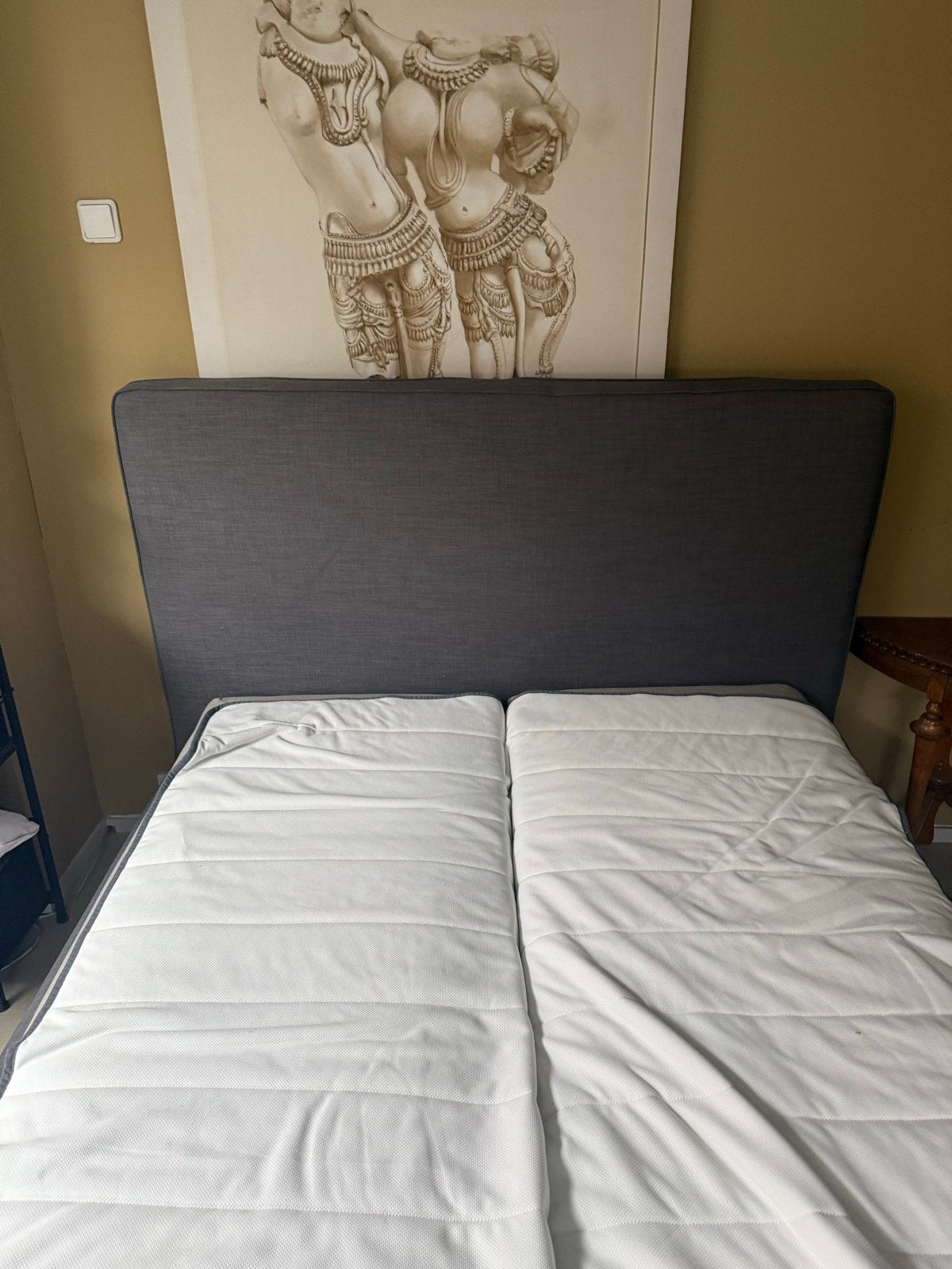 Tweepersoonsbed met gestoffeerd hoofdbord, Ophalen, Gebruikt, Tweepersoons, 200 cm