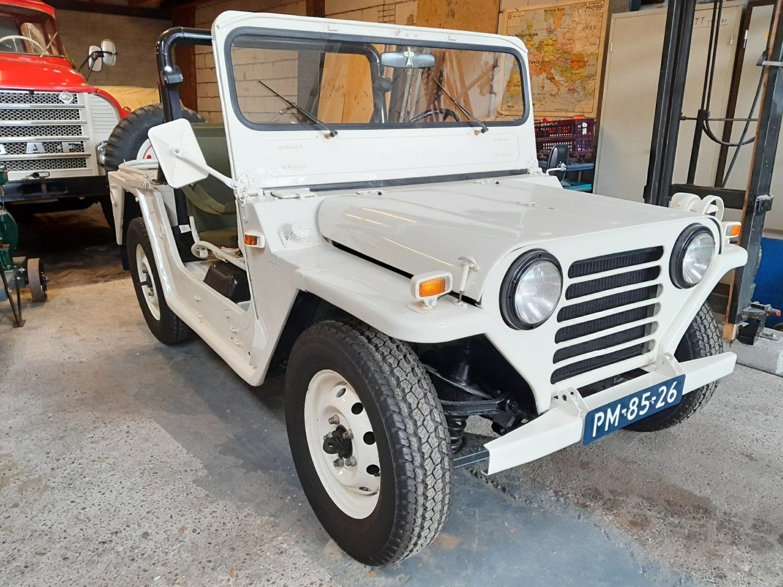 Ford Mutt jeep 151 a bouwjaar 1965, Auto's, 43 pk, Cabriolet, 4 stoelen, Wit