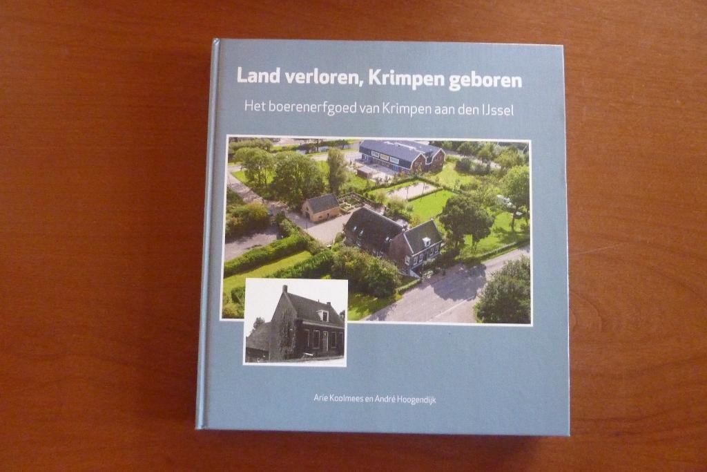 Land verloren, Krimpen geboren - Arie Koolmees, Ophalen of Verzenden, Zo goed als nieuw