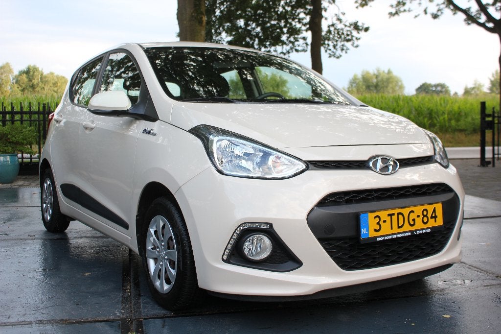 MOOIE HYUNDAI I10 MET LICHTE PARKEERSCHADE !!, Ophalen, Overige kleuren, Handgeschakeld, 1000 cc