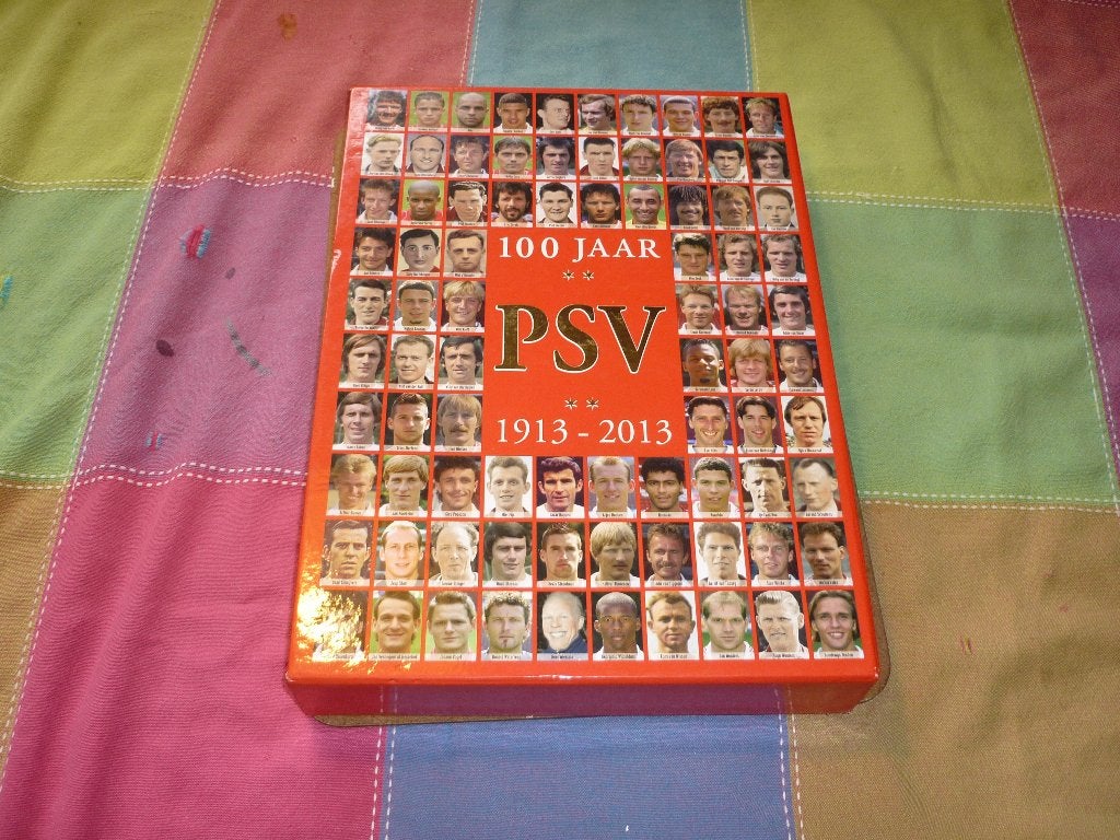 Officiële jubileumboek 100 jaar PSV 1913 - 2013 erg mooi, Ophalen of Verzenden, Zo goed als nieuw, PSV, Boek of Tijdschrift