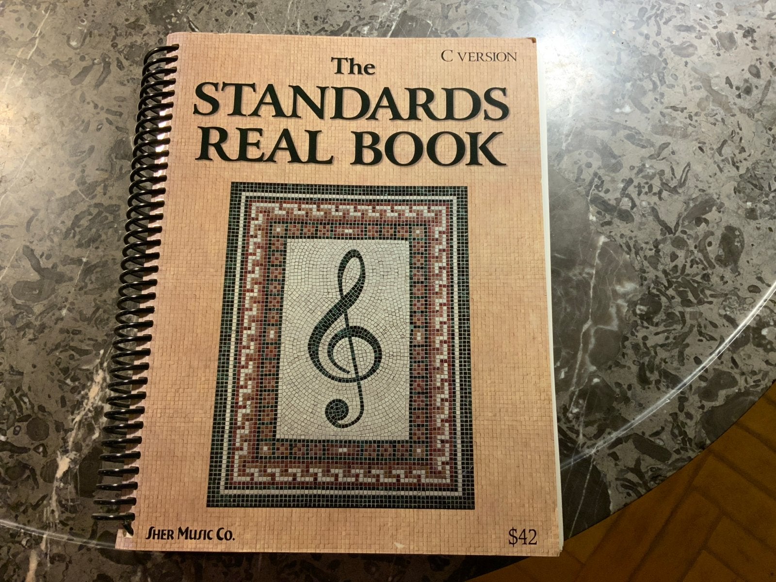 The Standards Real Book C Version - Gebundelde bladmuziek., Ophalen of Verzenden, Thema, Jazz, Gitaar