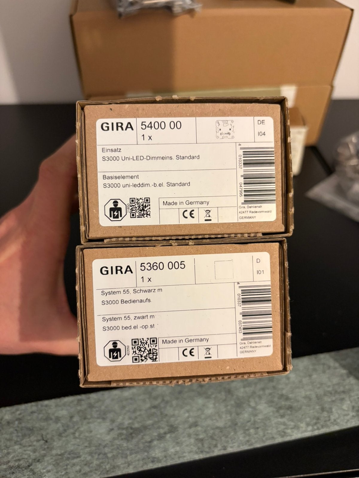 2x Gira S3000 Uni-LED Dimmer incl. Zwarte bediening, Ophalen of Verzenden, Nieuw, Gira, Dimmer