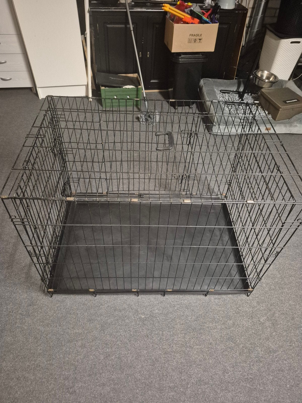 Grote bench + Gimars mand + RVS voer/drinkbakken, Dieren en Toebehoren, Ophalen
