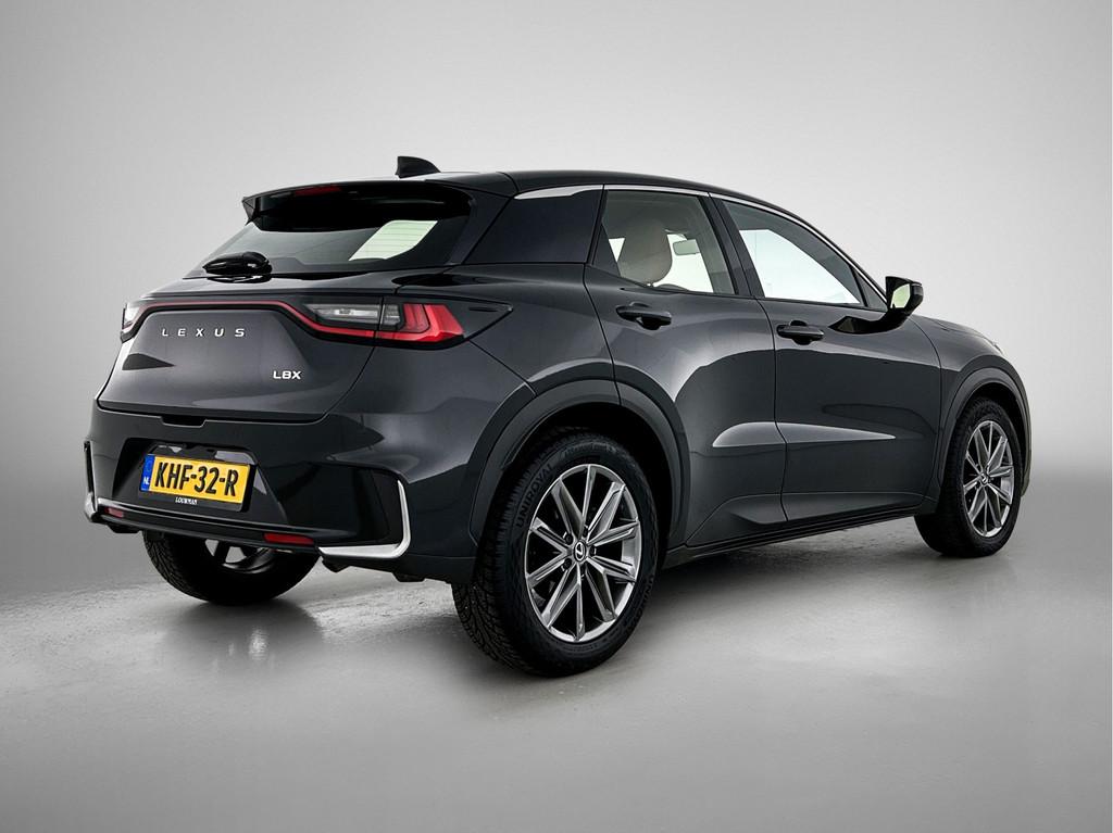 Lexus LBX Relax 2WD | Elektrische Bestuurderstoel met Geheug, Auto's, Lexus, 12 maanden, 136 pk, Gebruikt, Zwart