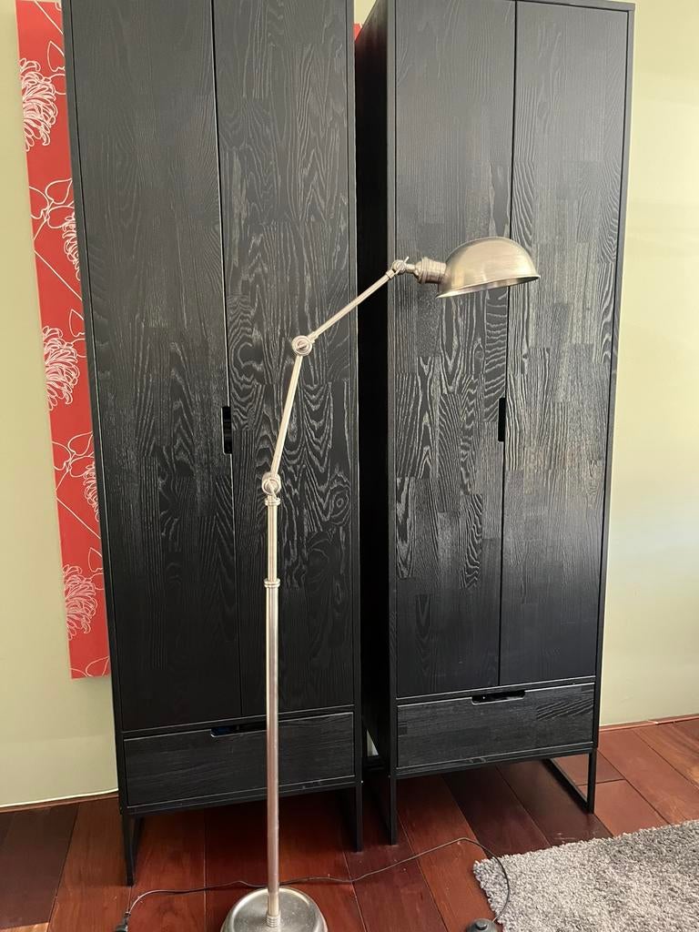 Schemerlamp zilverkleurig in hoogte verstelbaar, Ophalen, Zo goed als nieuw, Metaal, 100 tot 150 cm