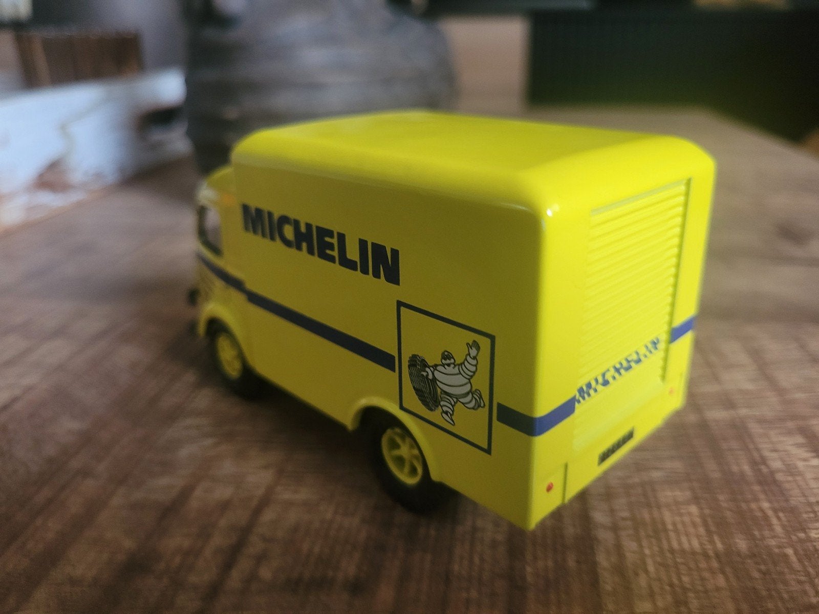Twee Michelin auto.s, Hobby en Vrije tijd, Modelauto's | 1:43, O, O, Auto, O