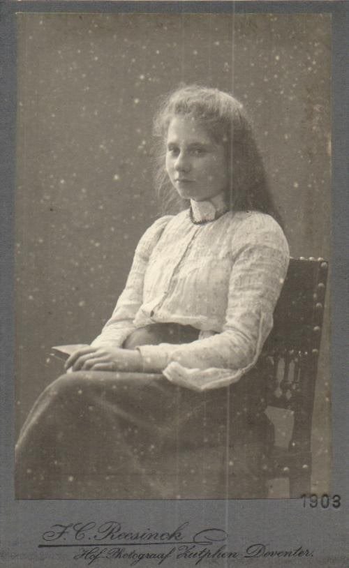 CDV - J.C. Reesinck - Zutphen -Deventer - Beige achterkant, Gebruikt, Verzenden, Foto, Voor 1940