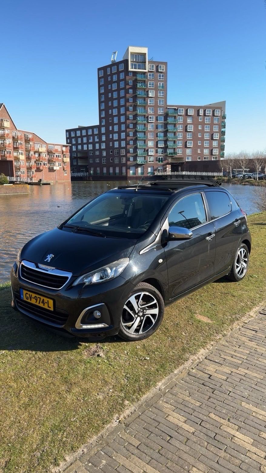 Peugeot 108 gt cabrio 1.0 12V E-vti 51KW 5DR 2015 Zwart, Voorwielaandrijving, 4 stoelen, Zwart, Origineel Nederlands