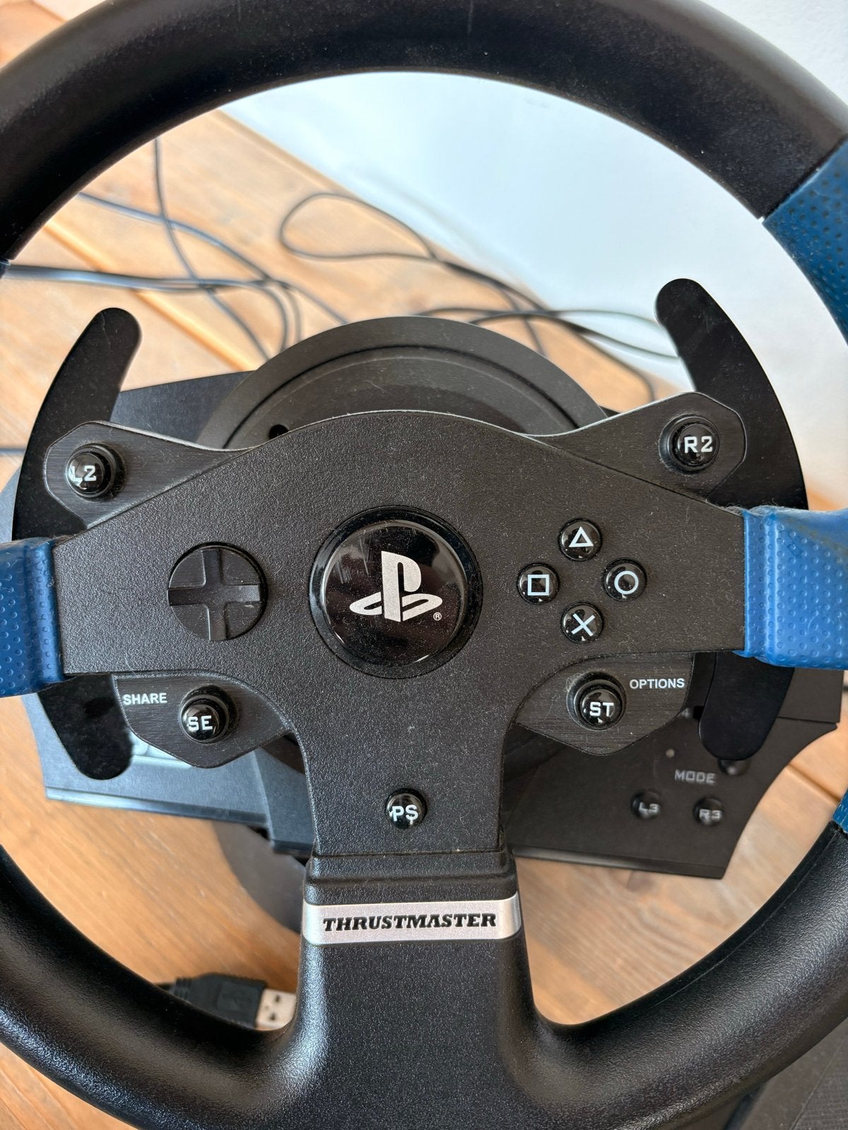 Foto 2 van Thrustmaster T150 Pro Force Feedback Stuurwiel + Pedalen