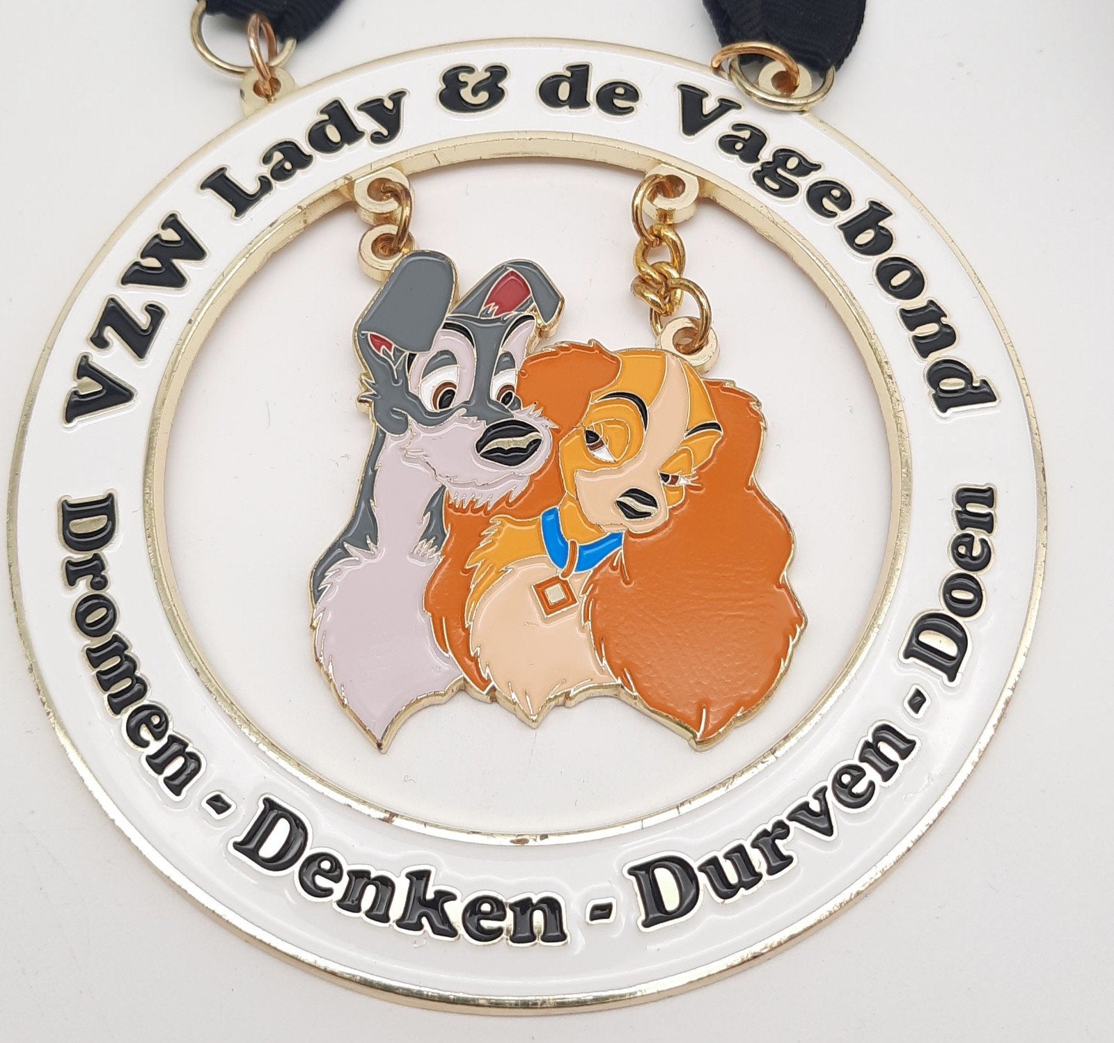 Carnavalsvereniging VZW Lady & de Vagebond ketting, Ophalen of Verzenden, Overige figuren, Zo goed als nieuw, Overige typen