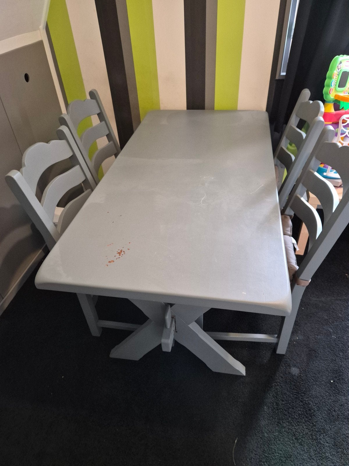 GRATIS Massief eikenhouten vier persoons tafel met 4 stoelen, Ophalen, Gebruikt, 50 tot 100 cm, 150 tot 200 cm
