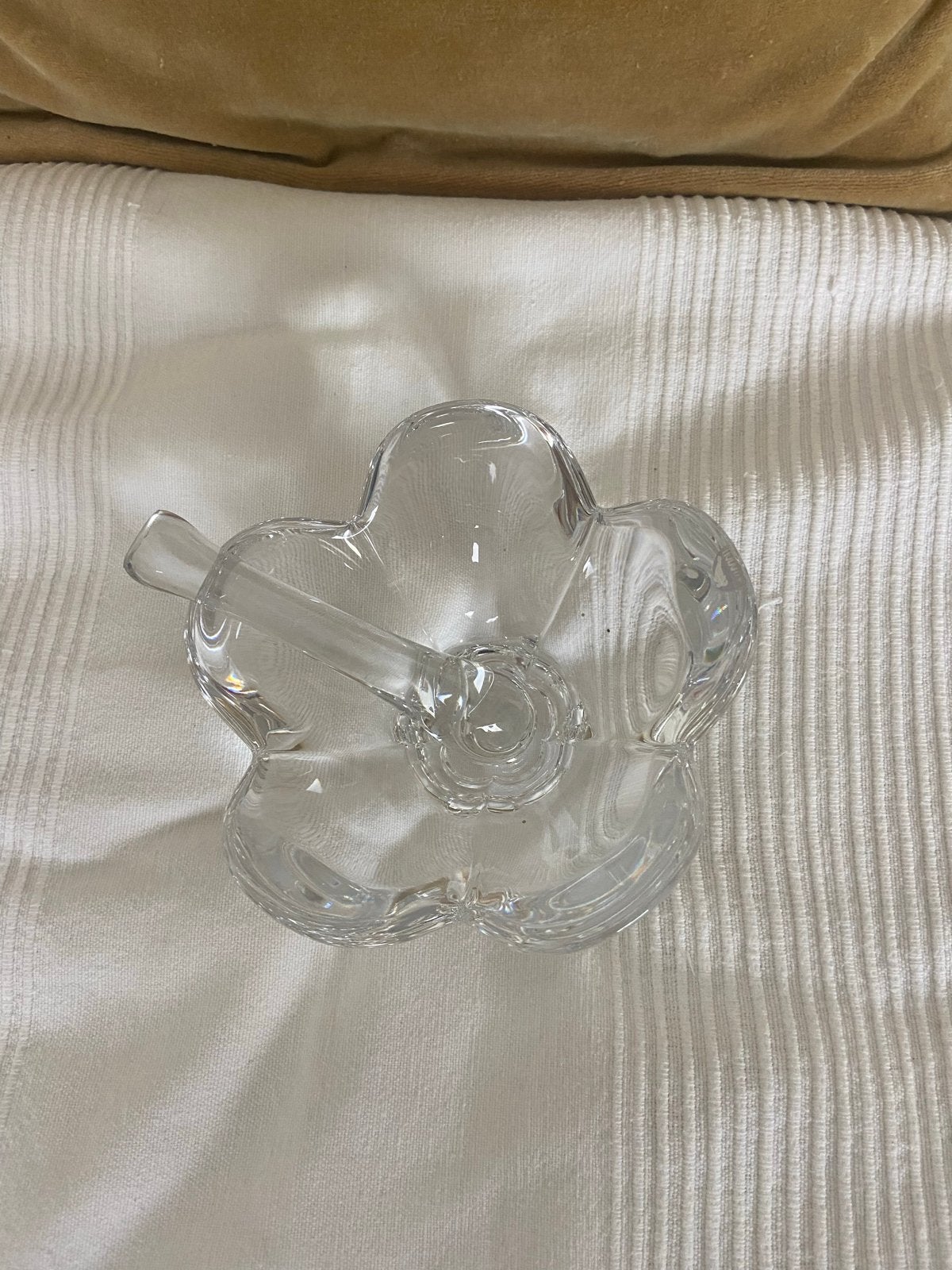Glazen bloemvormig schaaltje met lepeltje, Ophalen
