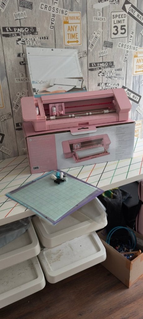 Silhouette Cameo 4 roze complete set met PixScan en vinyl, Overige thema's, Meerkleurig, Ophalen of Verzenden, Zo goed als nieuw
