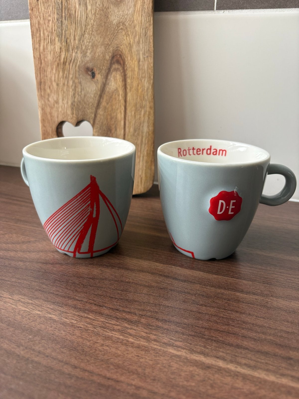 Douwe Egberts Rotterdam koffiekopjes - Set van 2, Huis en Inrichting, Keuken | Servies, Keramiek, Ophalen of Verzenden, Zo goed als nieuw